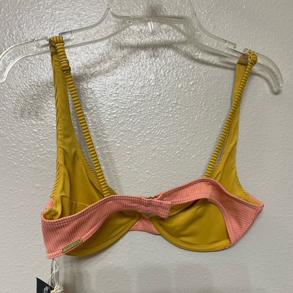 NWT Billabong Women's Hi Life Panelled Bra Bikini Top size Smalll - Picture 8 of 13